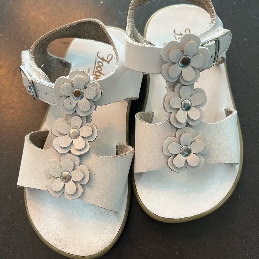 Kids White Floral Sandals